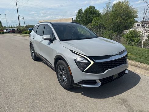 Used 2023 Kia Sportage SX image 2