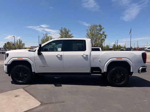 Used 2025 GMC Sierra 3500 AT4 w/ AT4 Premium Plus Package AWD/4WD image 7