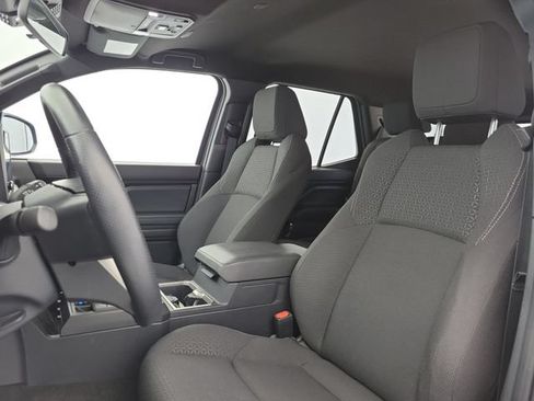 Used 2025 Toyota 4Runner SR5 AWD/4WD image 16