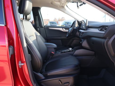 Used 2025 Ford Escape SE w/ PHEV Premium Package image 12