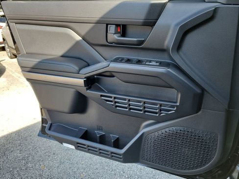 Used 2025 Toyota 4Runner SR5 image 22