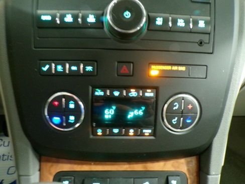 Used 2012 Buick Enclave Premium image 12