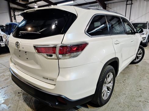 Used 2015 Toyota Highlander XLE image 9