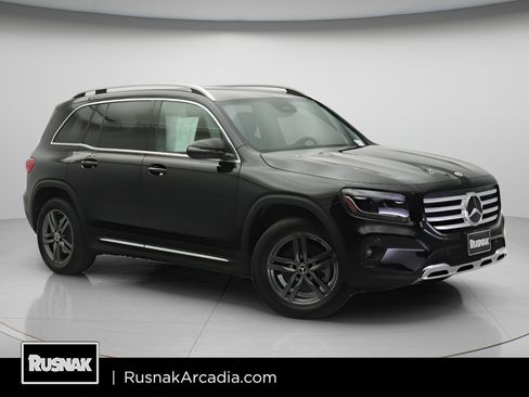 Used 2026 Mercedes-Benz GLB 250 image 1