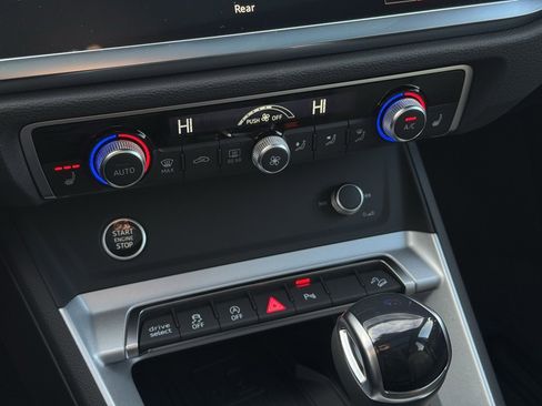 New 2025 Audi Q3 2.0T Premium image 34