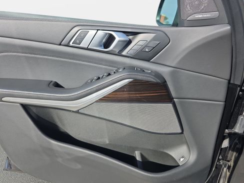 Used 2025 BMW X5 xDrive50e image 26