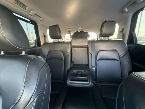 Used 2024 Nissan Pathfinder SL w/ Black Appearance Package AWD/4WD image 27