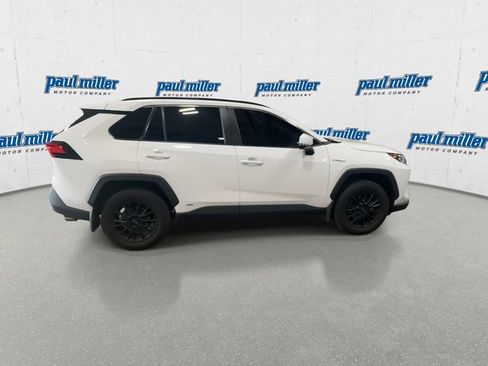 Used 2021 Toyota RAV4 XLE w/ Convenience Package AWD/4WD image 12