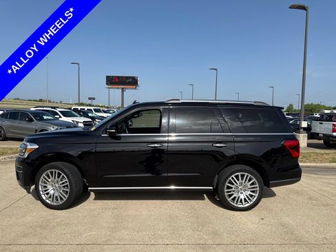 Used 2023 Ford Expedition Limited RWD image 3
