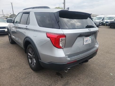 Used 2023 Ford Explorer XLT w/ Equipment Group 202A AWD/4WD image 11