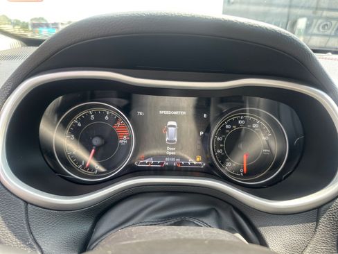 Used 2016 Jeep Cherokee Trailhawk w/ Leather Interior Group AWD/4WD image 17