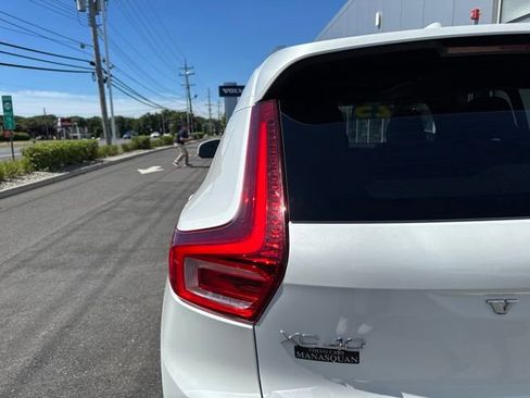 Certified 2025 Volvo XC40 B5 Core AWD/4WD image 10