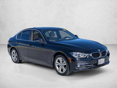 Used 2017 BMW 330i Sedan image 3