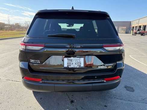 New 2025 Jeep Grand Cherokee Limited w/ Black Appearance Package image 5