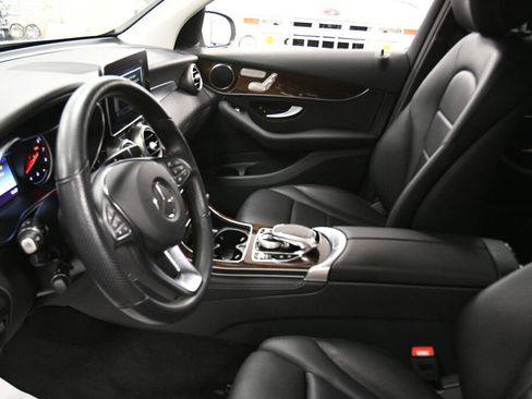Used 2019 Mercedes-Benz GLC 300 4MATIC image 20