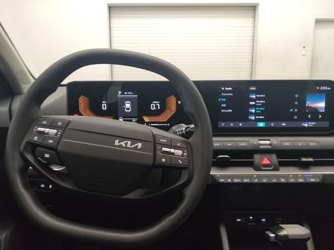 Used 2025 Kia K4 FWD image 22