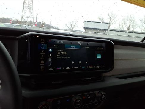 Used 2025 Jeep Wrangler Sport S image 19