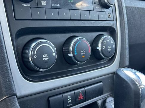 Used 2011 Dodge Caliber Heat FWD image 35