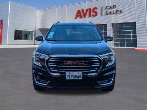 Used 2024 GMC Terrain SLT image 2