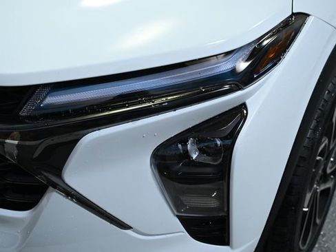 Used 2024 Chevrolet Trax RS w/ Sunroof Package image 15