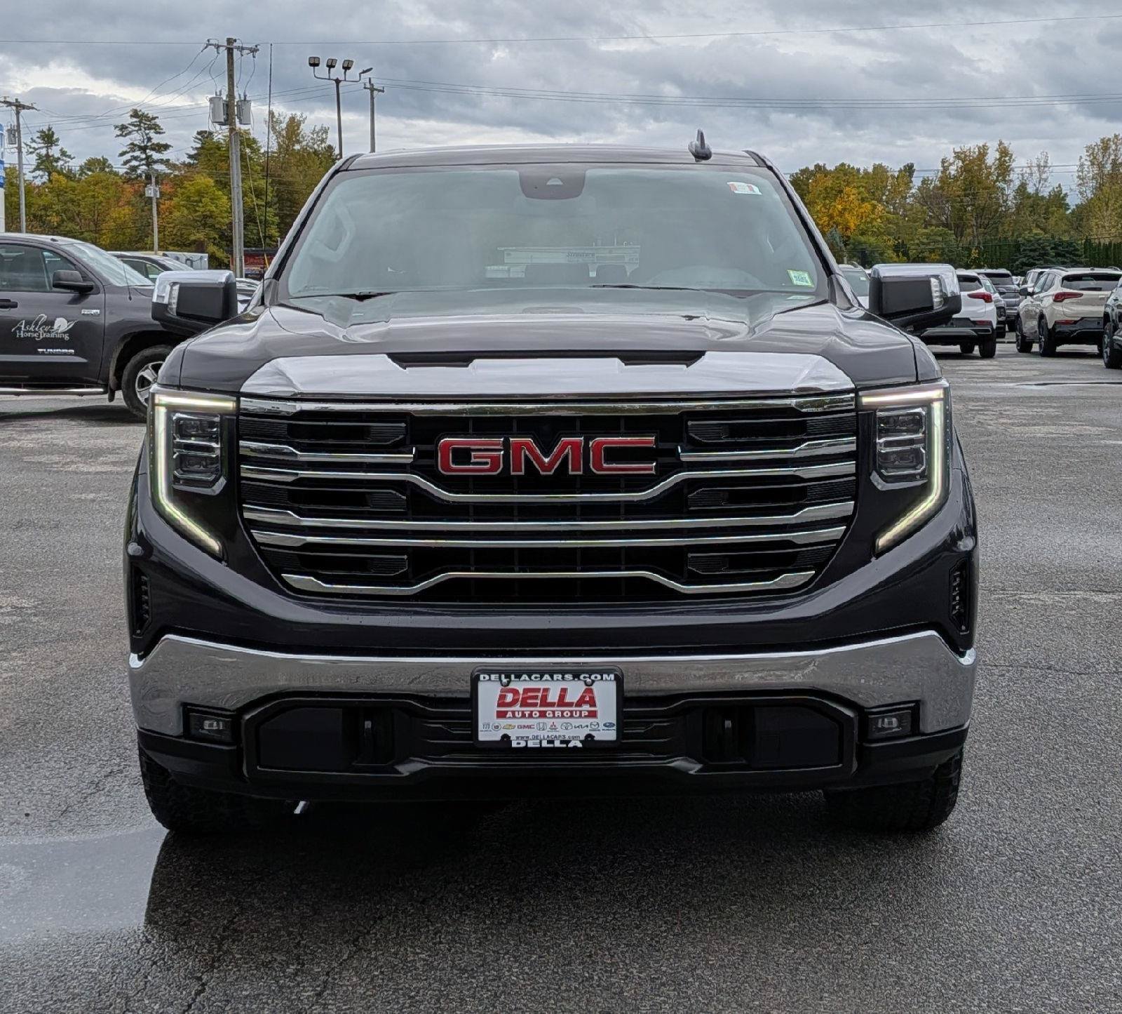 Used 2023 GMC Sierra 1500 SLT w/ SLT Premium Package AWD/4WD image 2