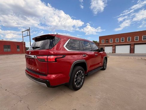 Used 2025 Toyota Sequoia Limited w/ Tow Technology Package AWD/4WD image 8
