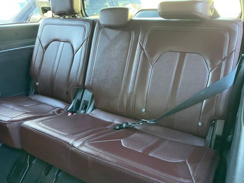 Used 2024 Ford Expedition Limited image 8