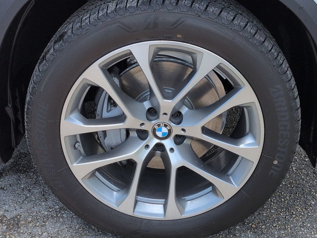 New 2026 BMW X5 xDrive40i w/ Premium Package AWD/4WD image 11