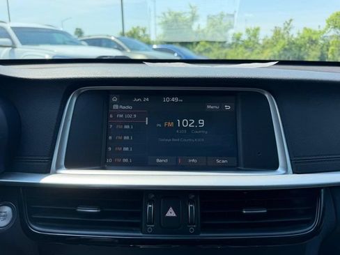 Used 2020 Kia Optima SE FWD image 13