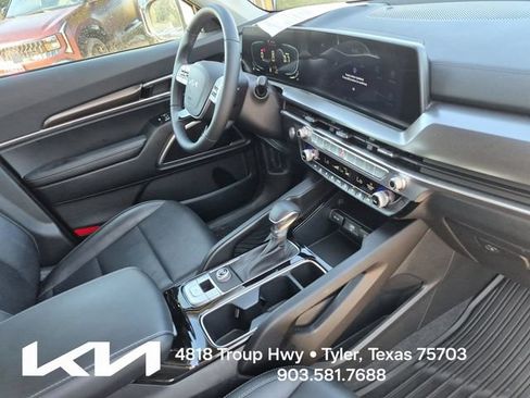 Certified 2025 Kia Telluride LX FWD image 10