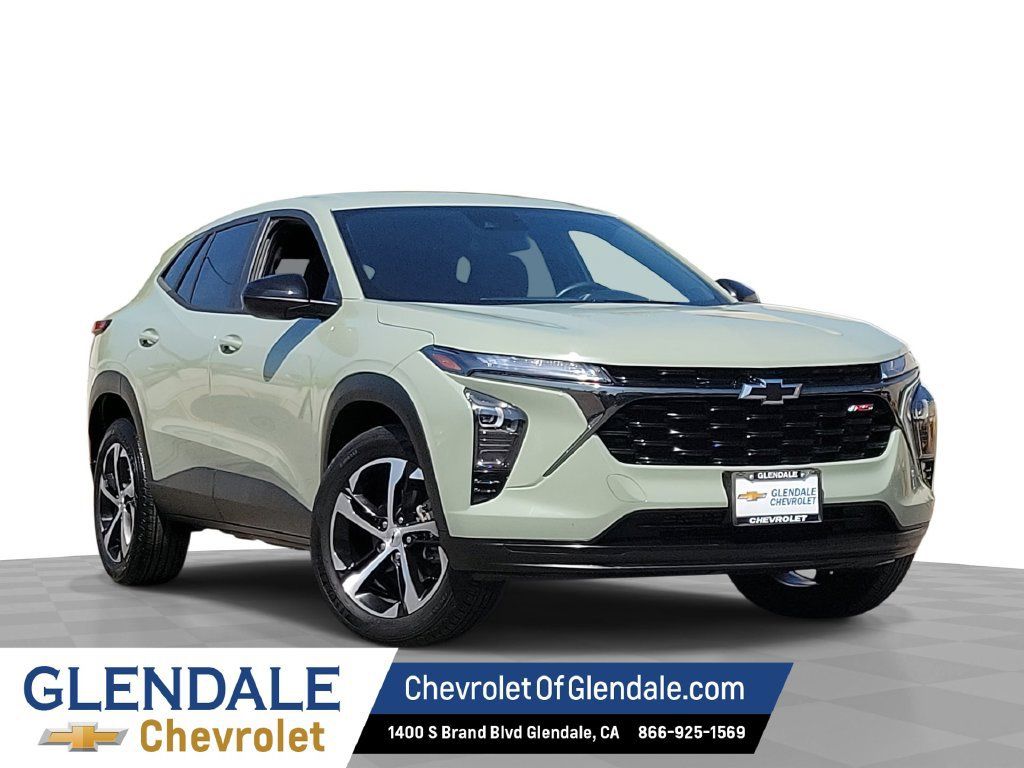 Used 2024 Chevrolet Trax RS w/ Driver Confidence Package FWD image 1