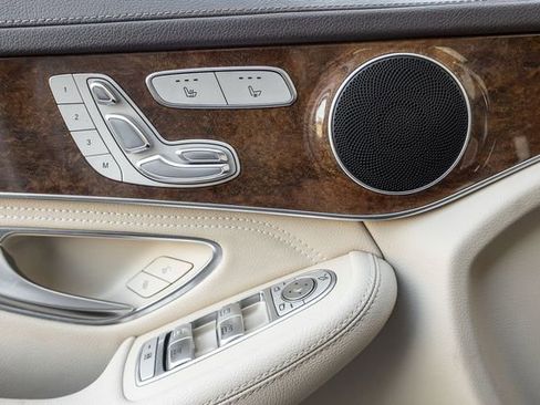 Used 2016 Mercedes-Benz GLC 300 image 12