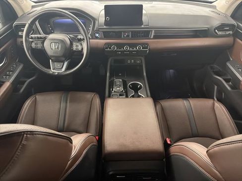 Used 2025 Honda Pilot Elite image 16