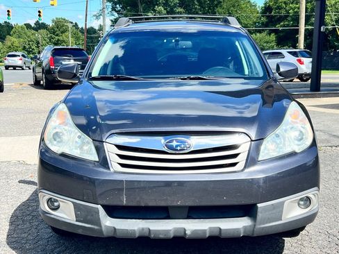 Used 2010 Subaru Outback 2.5i Premium image 2