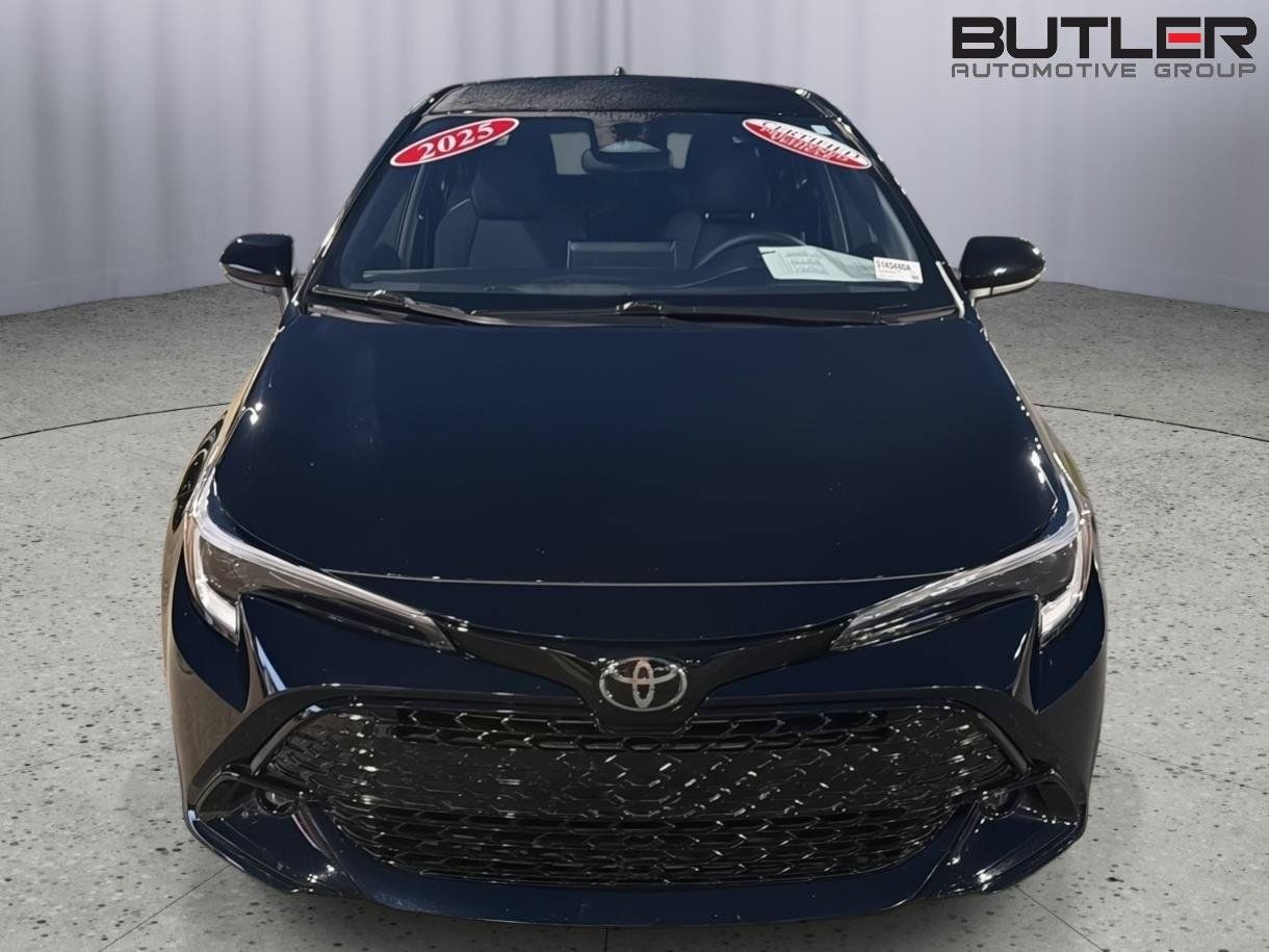 Certified 2025 Toyota Corolla SE w/ SE Package FWD image 9