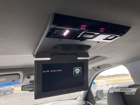 Used 2019 Chevrolet Suburban Premier image 18