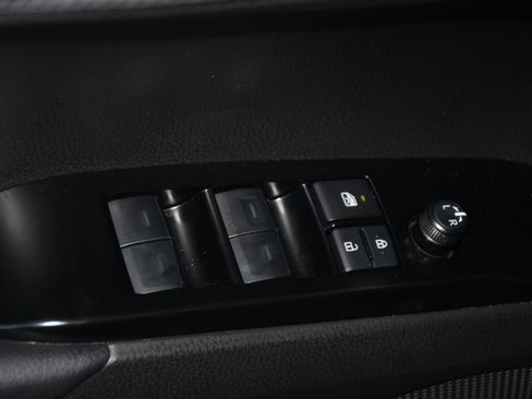 Used 2026 Toyota Camry SE FWD image 10