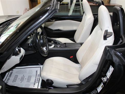 Used 2021 MAZDA MX-5 Miata Grand Touring image 25