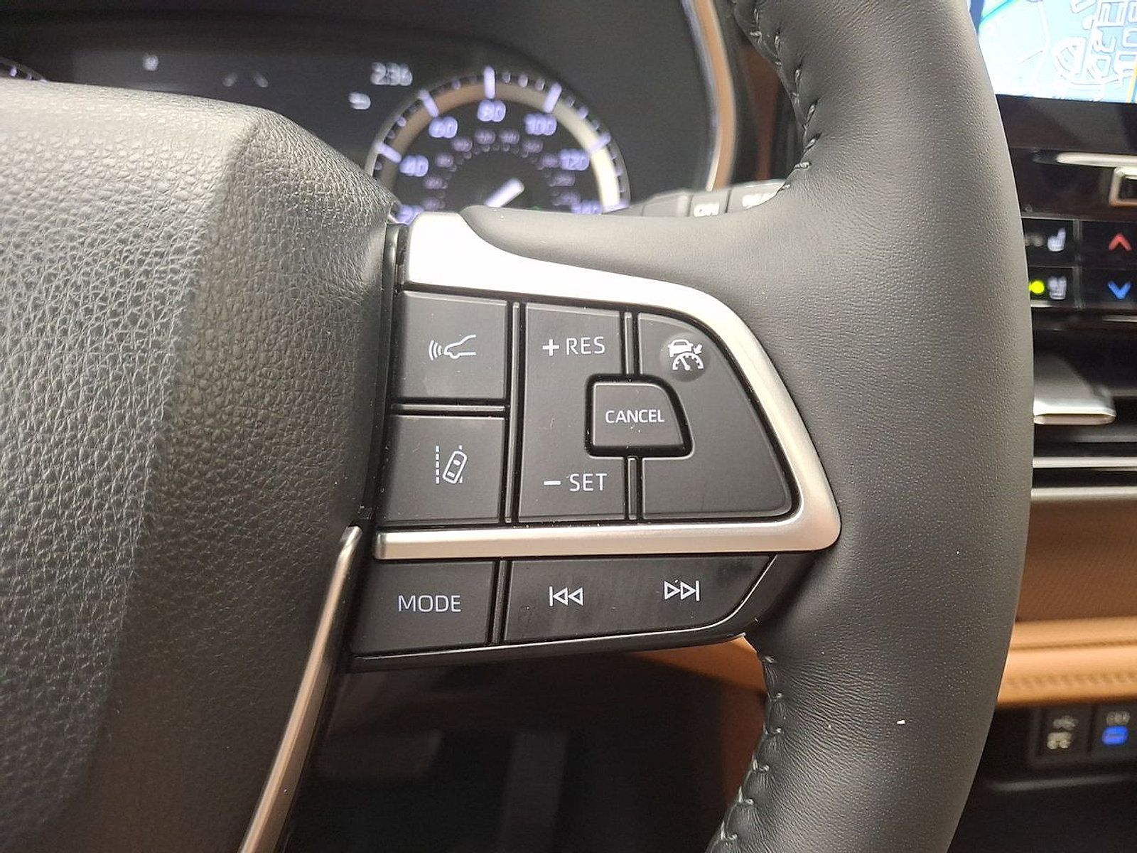 Used 2022 Toyota Highlander Platinum AWD/4WD image 21