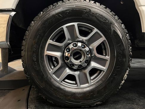 Used 2024 Ford F350 Lariat AWD/4WD image 11
