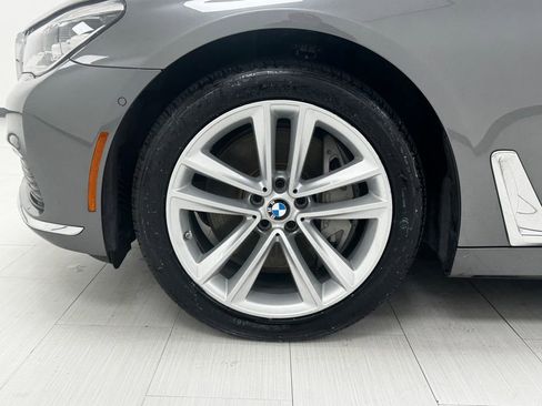 Used 2019 BMW 750i xDrive w/ Executive Package image 40