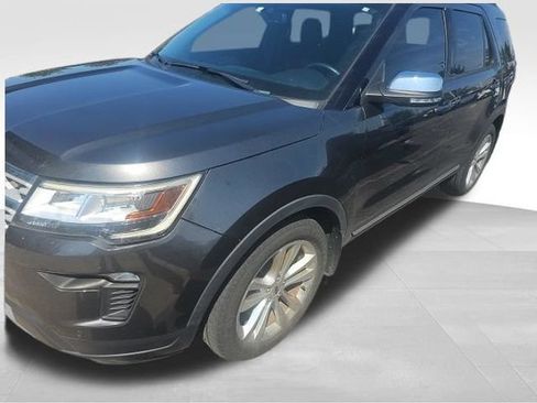 Used 2019 Ford Explorer XLT w/ Equipment Group 202A FWD image 2