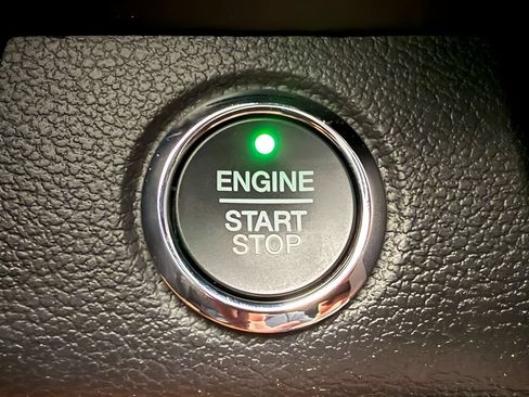 Used 2020 Ford Expedition XLT w/ Equipment Group 202A AWD/4WD image 24