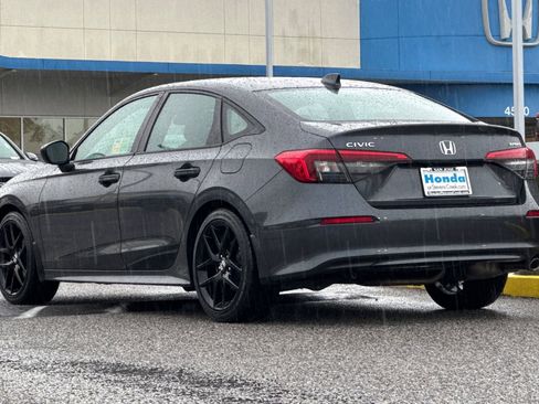 Used 2024 Honda Civic Sport image 3