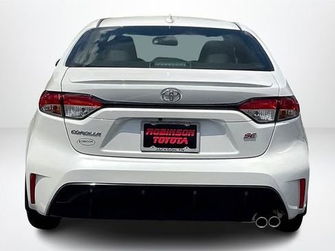 Used 2025 Toyota Corolla SE image 4