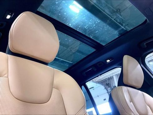 Certified 2025 Volvo XC90 T8 Ultra w/ Protection Package Premier AWD/4WD image 25