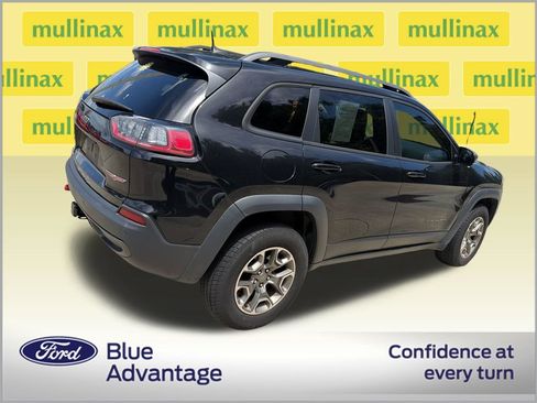 Used 2020 Jeep Cherokee Trailhawk AWD/4WD image 4