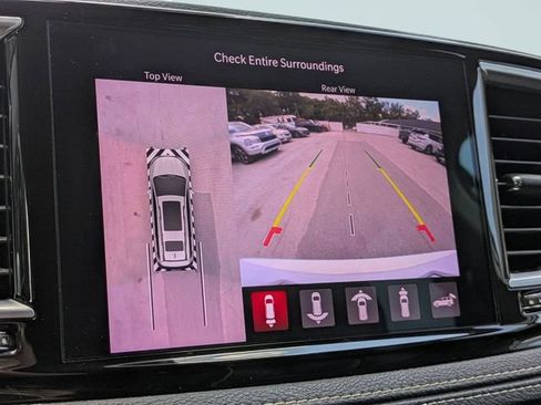 Used 2022 Chrysler Pacifica Limited w/ Uconnect Theater Family Group FWD image 25