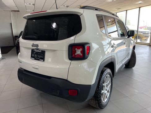 Used 2023 Jeep Renegade Latitude w/ Premium Group image 9