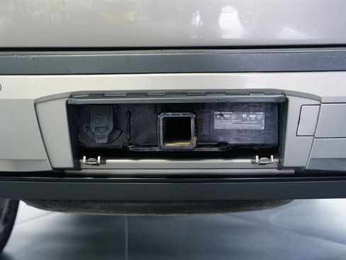 Used 2018 Cadillac Escalade Premium Luxury image 9